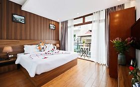 Artisan Lakeview Hotel